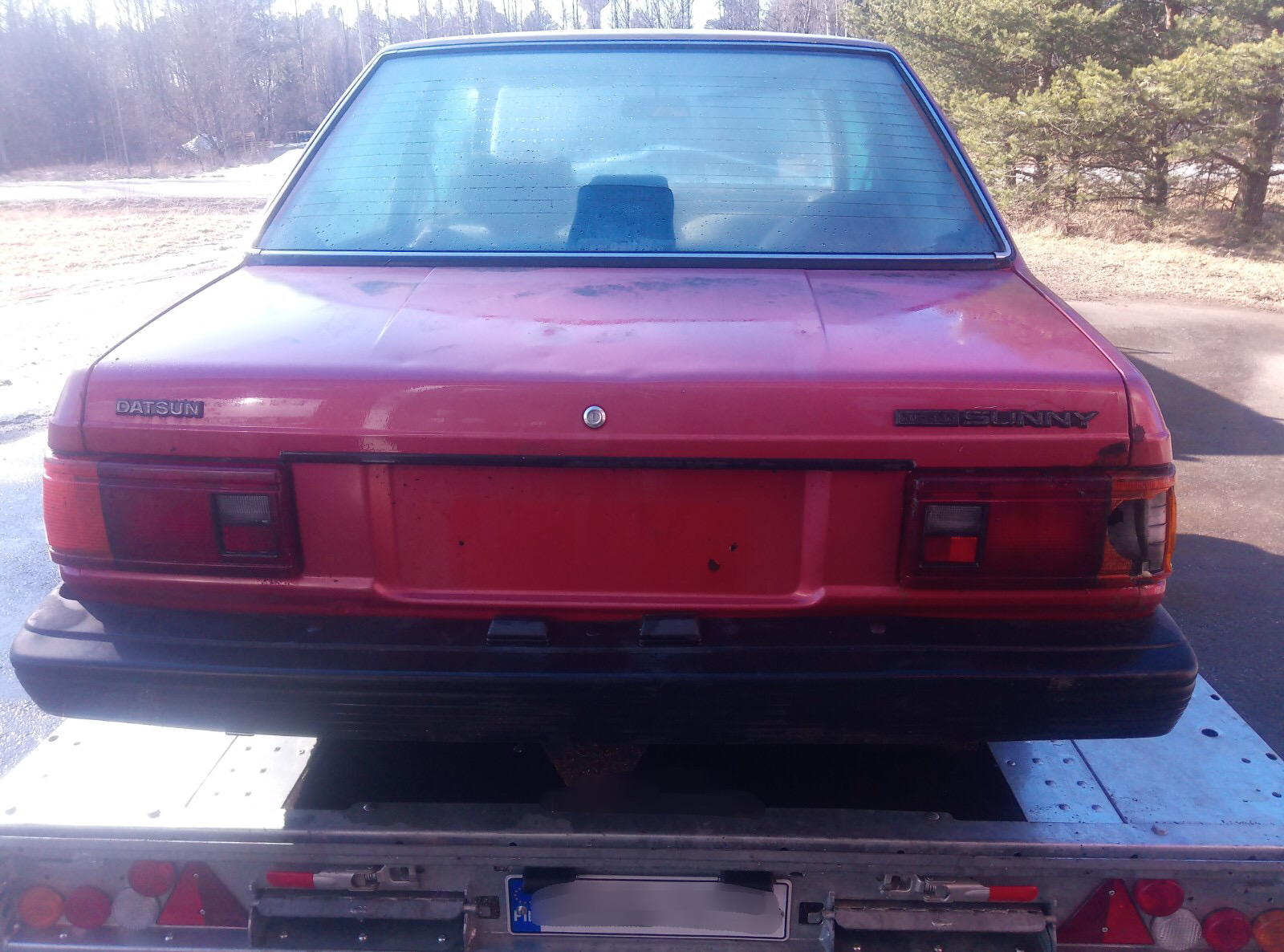 Nissan Sunny - Reservdelsbil (säljes i delar) - 7