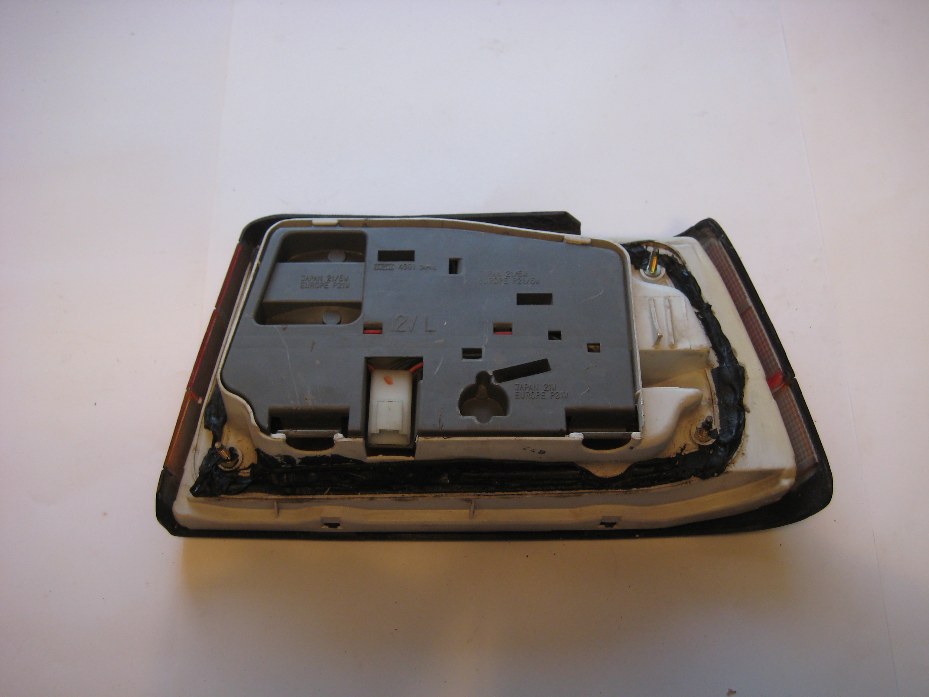 Tail Light Left Nissan Sunny - 2