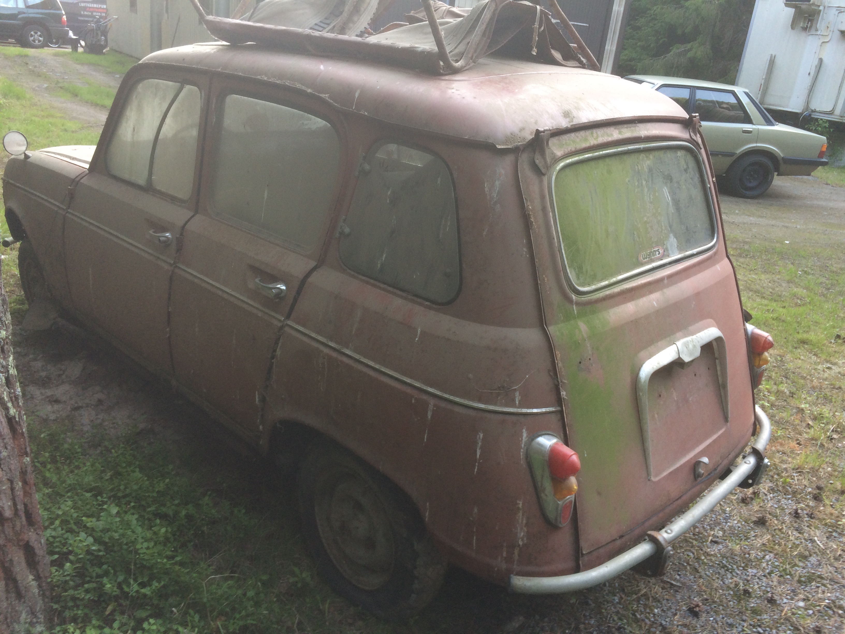 Renault 4 - Reservdelsbil (säljes i delar) - 5