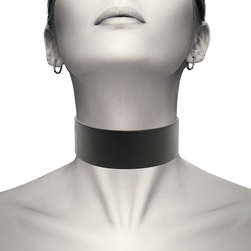 Coquette Chic Desire Vegan Leather Choker - 2