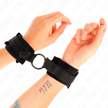 Wrist Restraint Beginner Fur Hand Cuffs 25 cm With O Ring 4 cm 15,25 cm