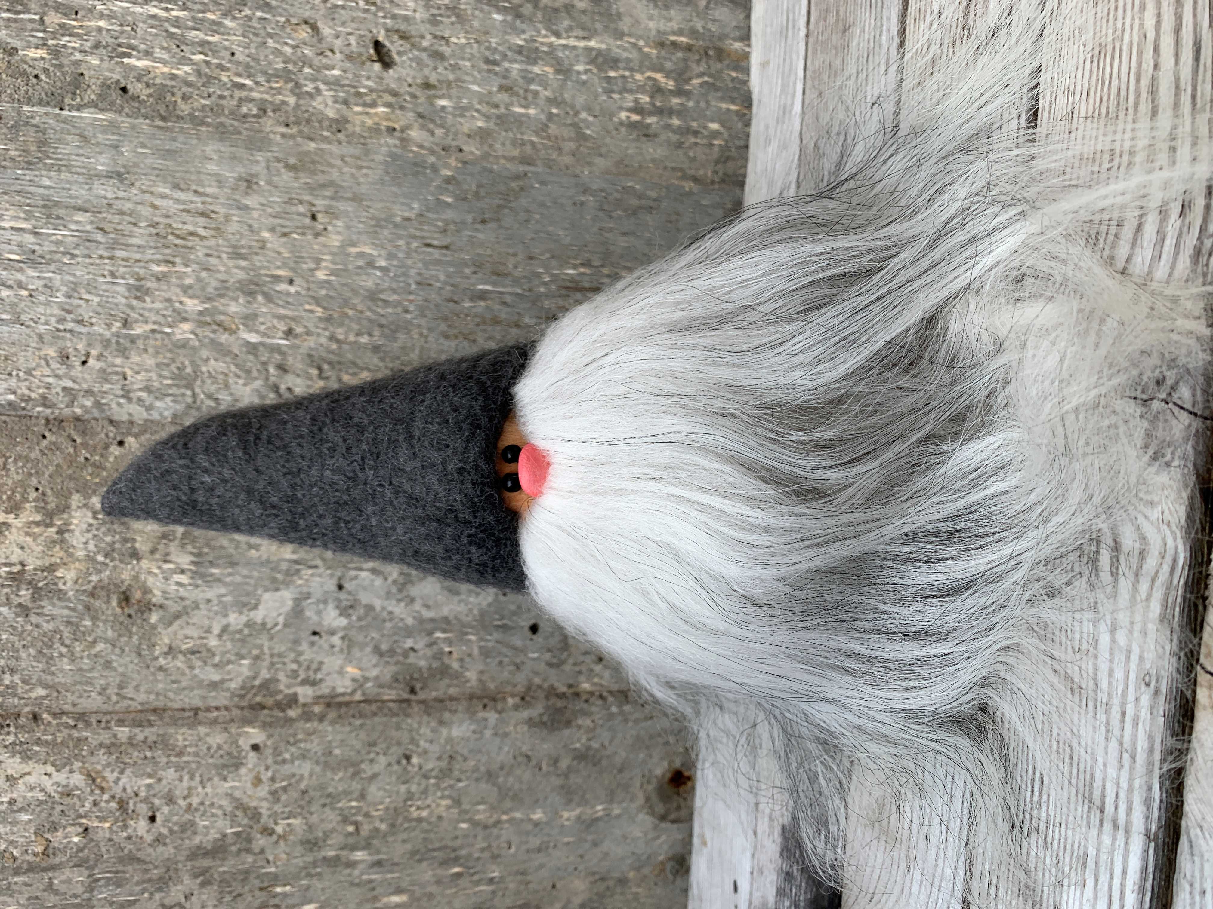 Skäggtomte 20 cm Grå Mössa Islandsfår Ljusgrått Skägg