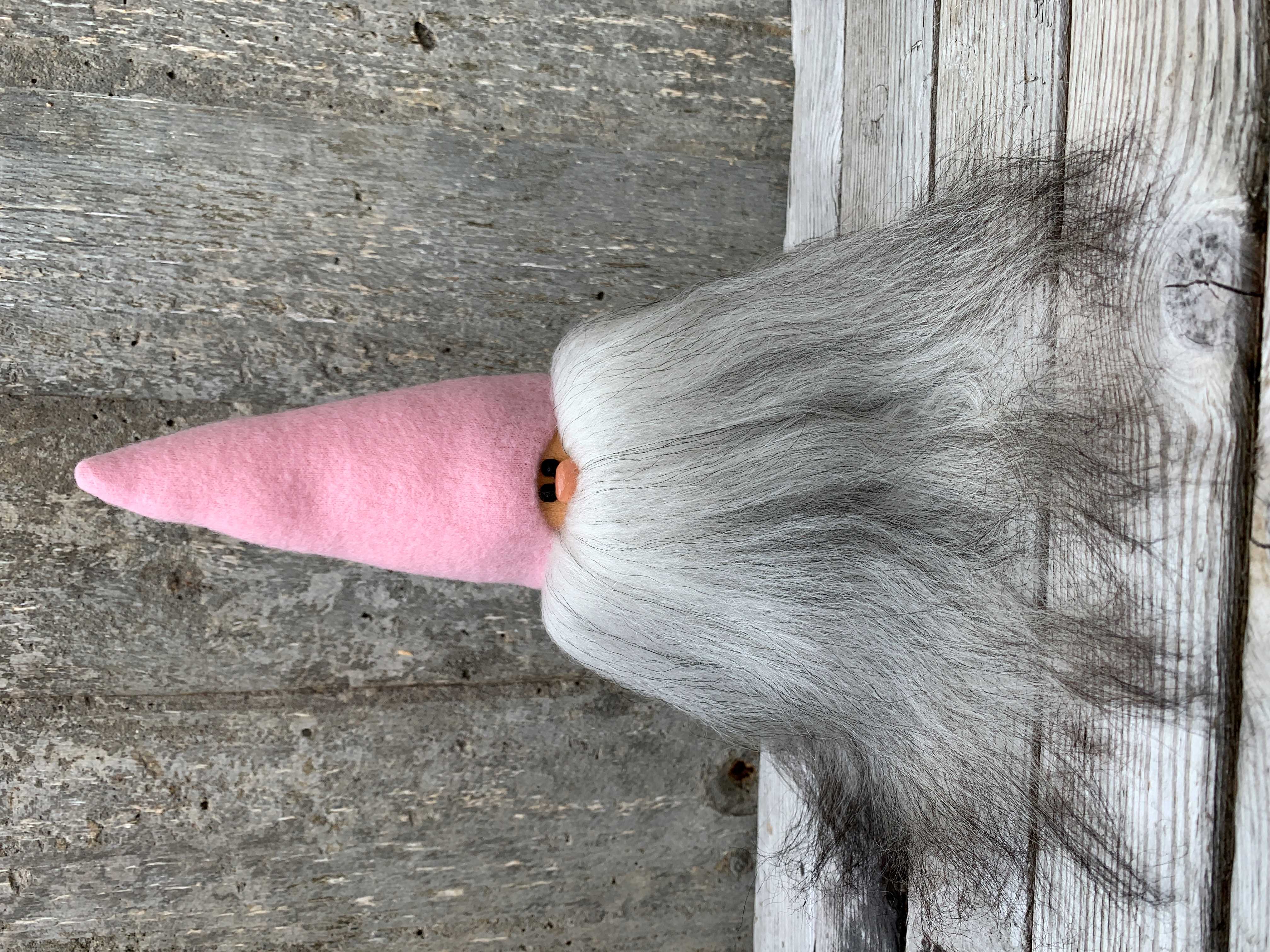 Skäggtomte 20 cm Rosa Mössa Islandsfår Grått Skägg