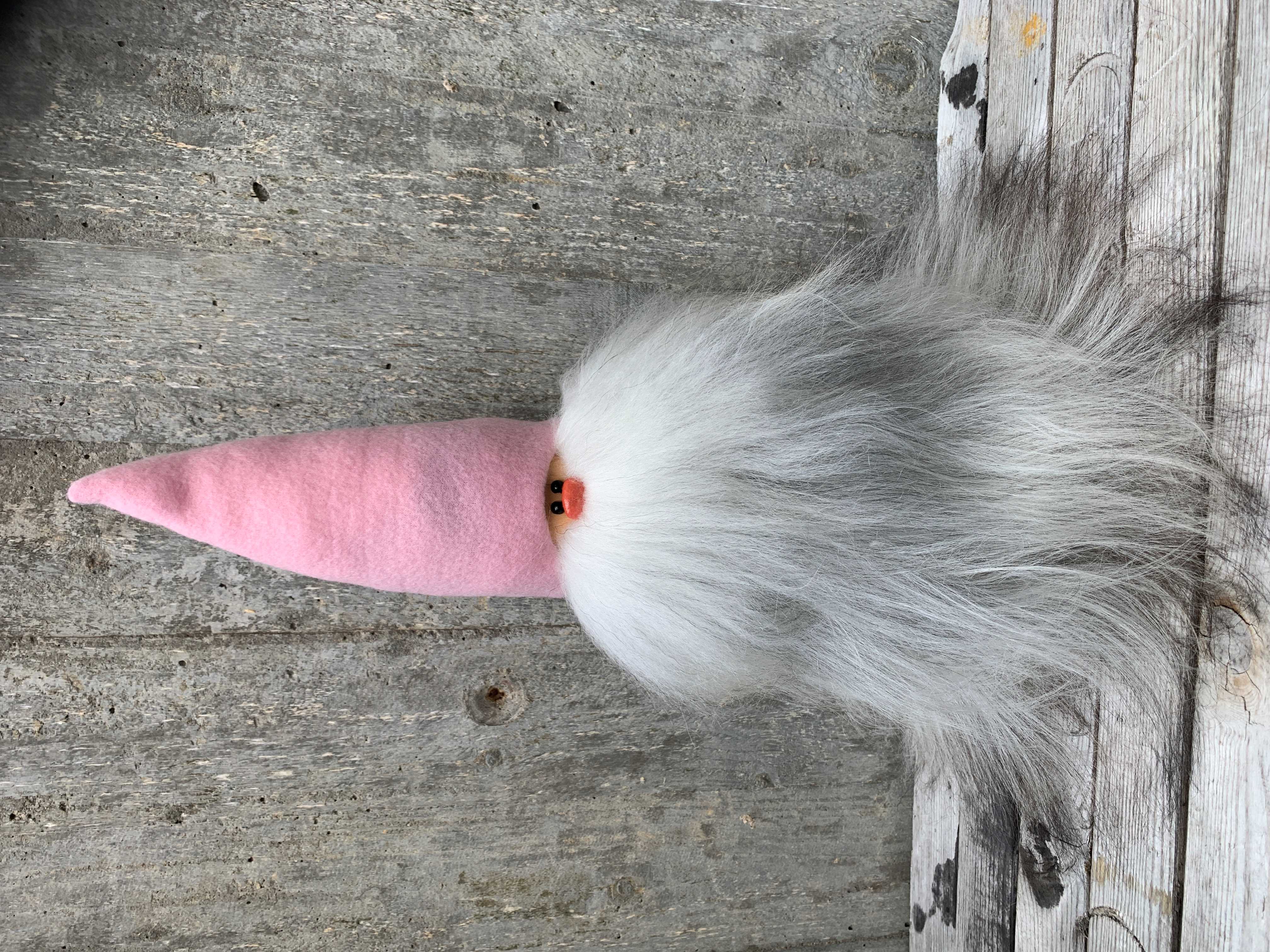 Jätteskäggtomte 45 cm Rosa Mössa Islandsfår Grått Skägg
