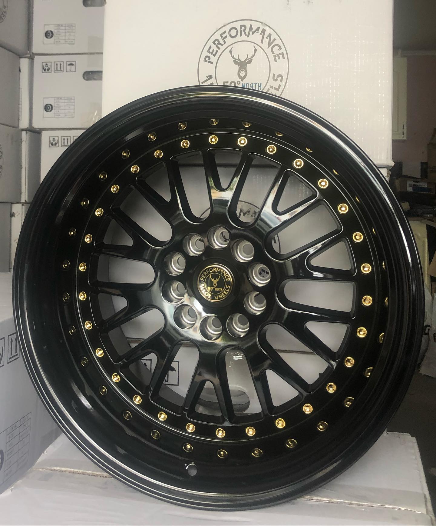 59°North Wheels D-003 11x18" ET15 5x114/5x120 Glossblack - 3