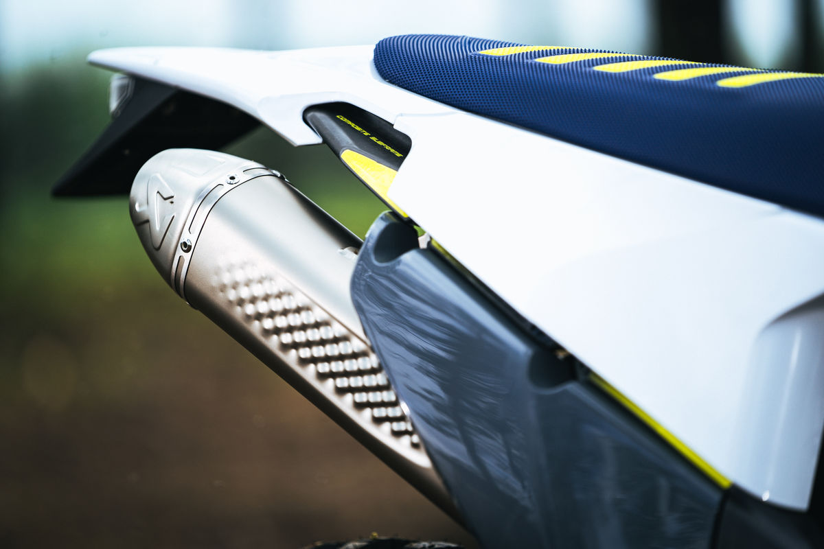 Akrapovic Slip-On Silencer TE250i/300i 20-23 - 5