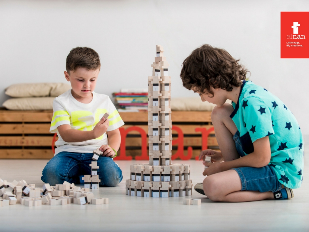 El Nan Tower - Powerful Hugs (Construction Kit) - 2