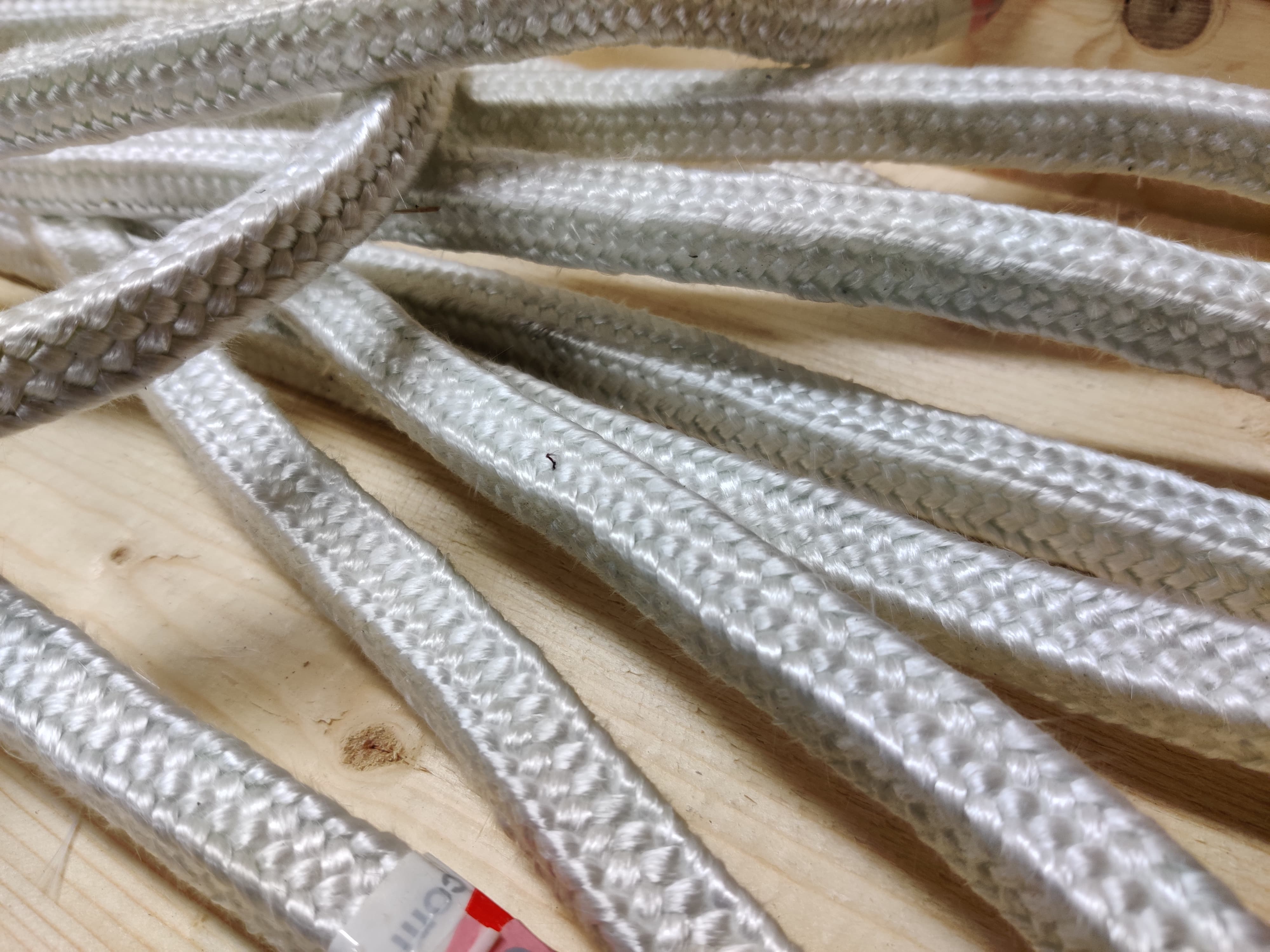 Tätningsfläta 15x15x720 mm