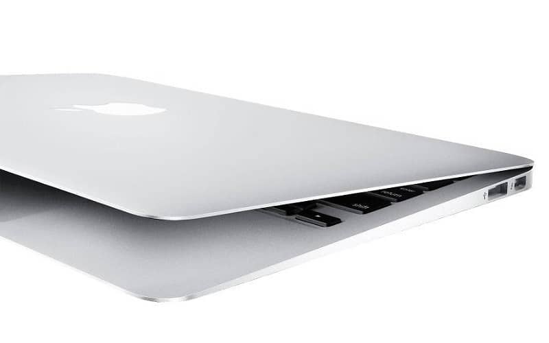 Apple MacBook Air 13" ( 2017 ) - 4