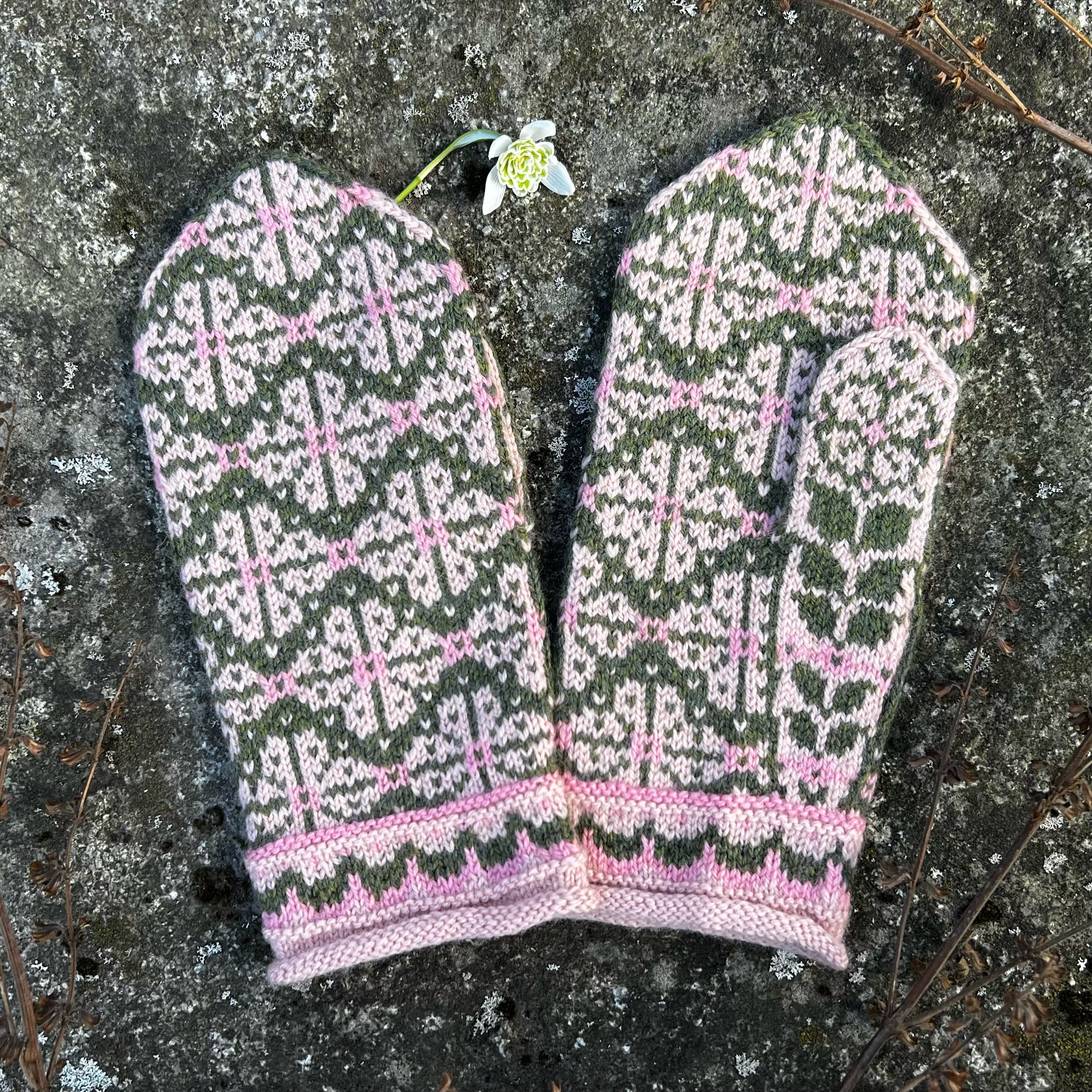 Fjärilsblomma- vante/halvvante