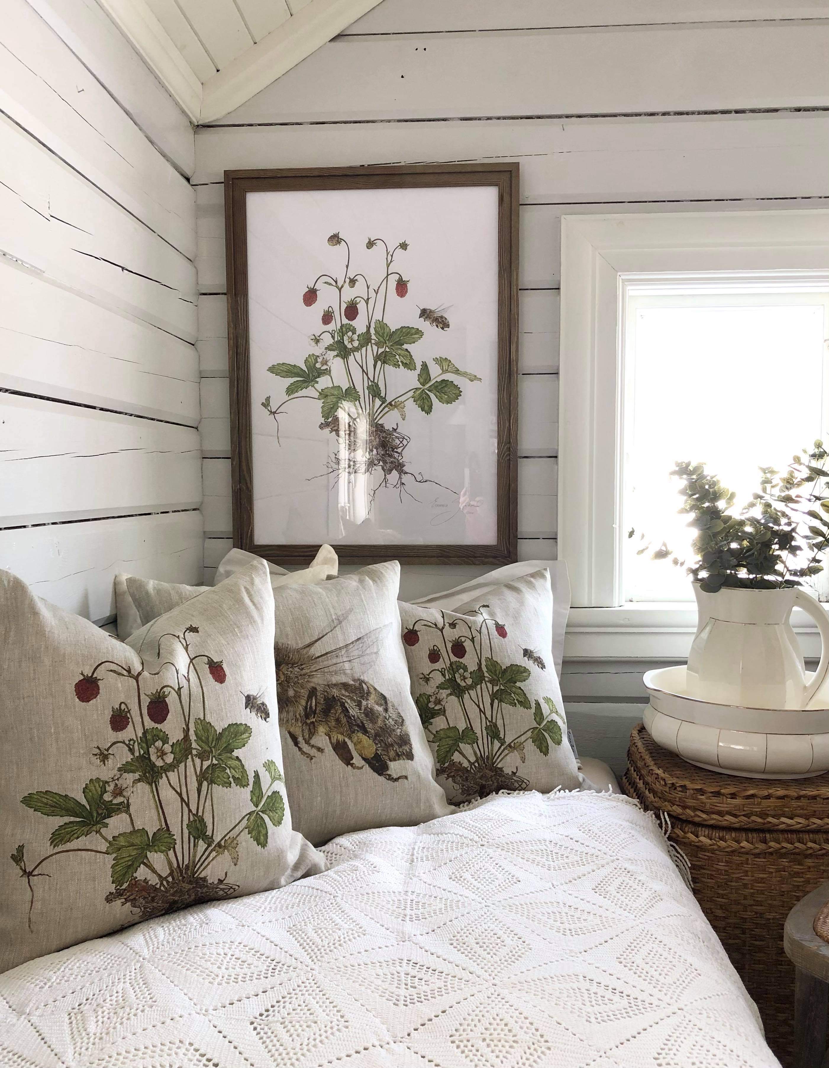 "SET" 3-PIECE CUSHIONS & ART PRINT WOODLAND STRAWBERRIES 50x70