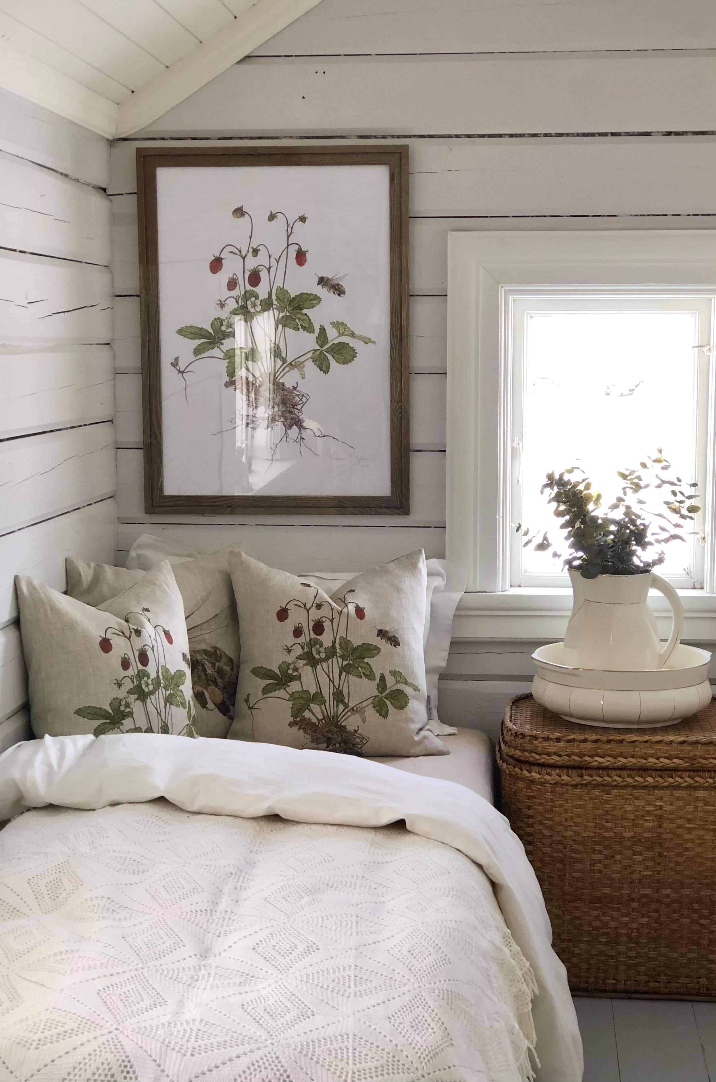"SET" 3-PIECE CUSHIONS & ART PRINT WOODLAND STRAWBERRIES 50x70 - 4