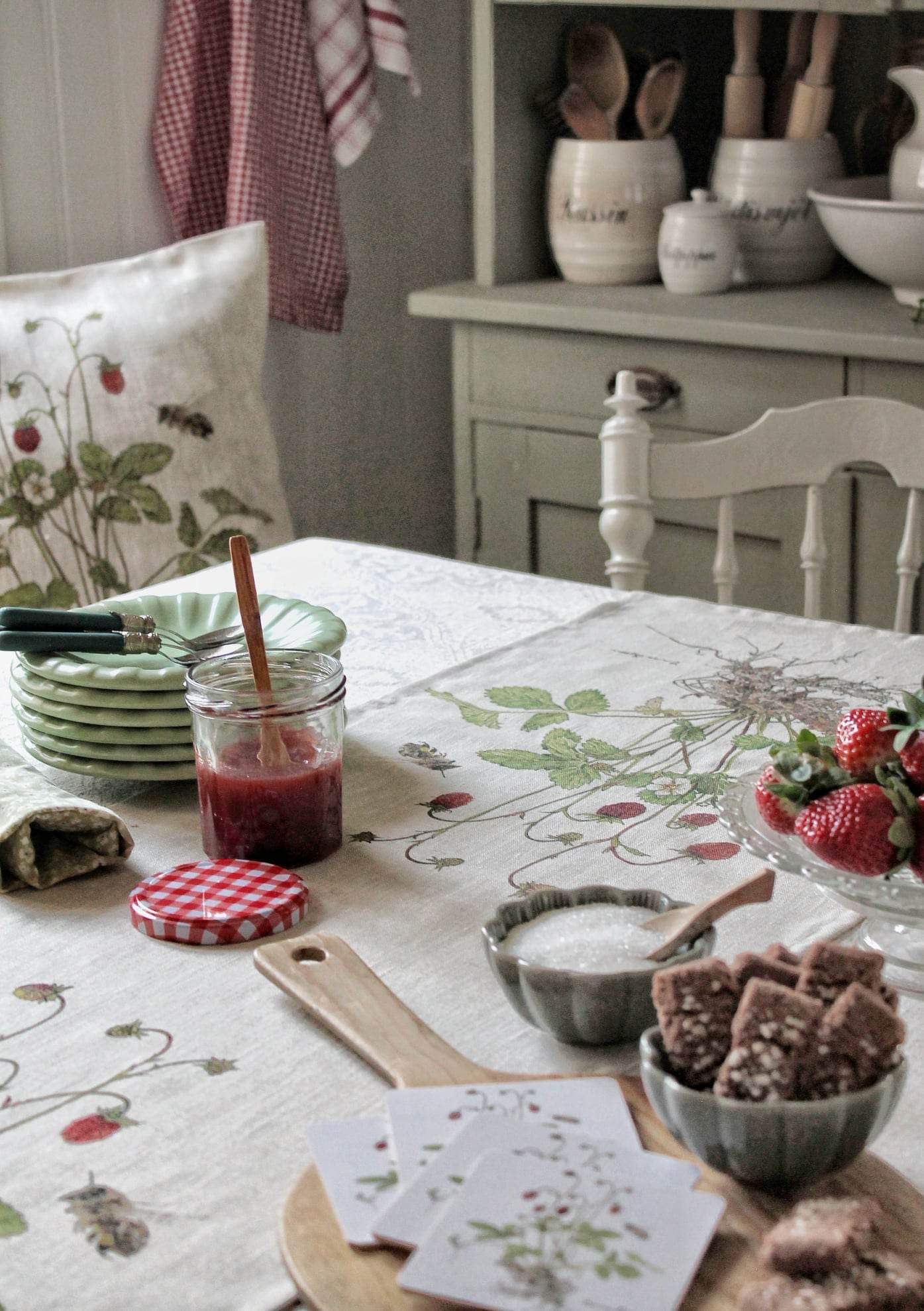 3-PIECE RUNNERS WOODLAND STRAWBERRIES - 8