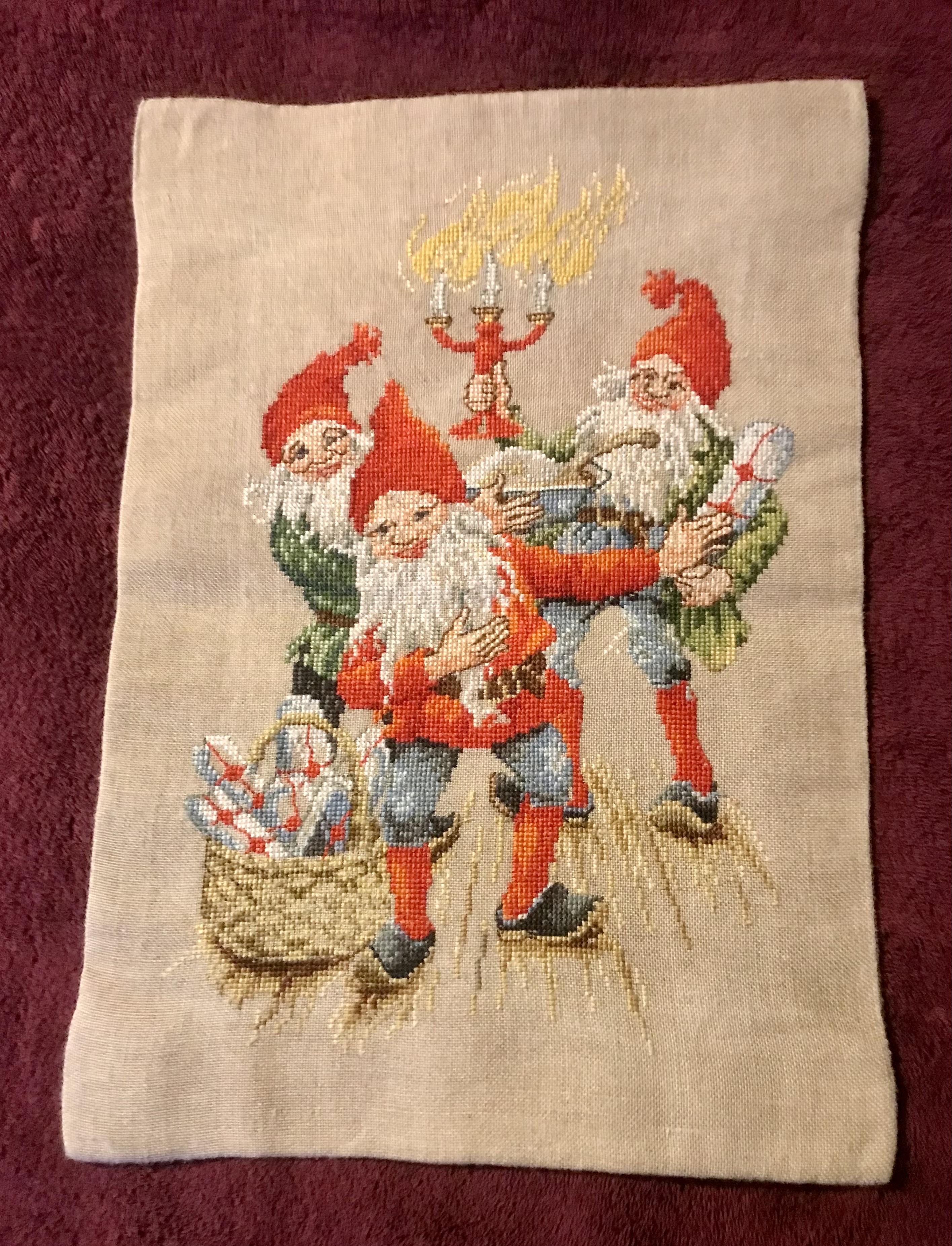 Julvepa. Tomtar på väg.
