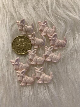 Figurknapp. Rosa hund, Skotte.