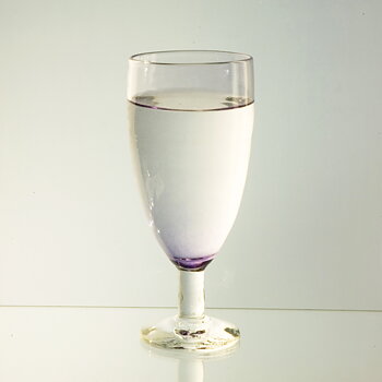 Champagne-/vinglas lila