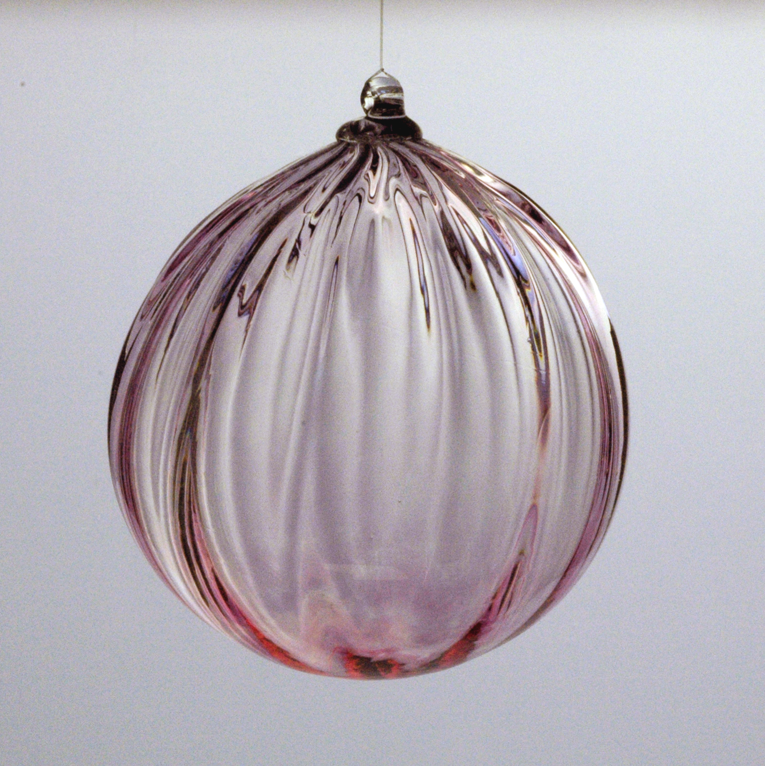 Glass ball, pink.