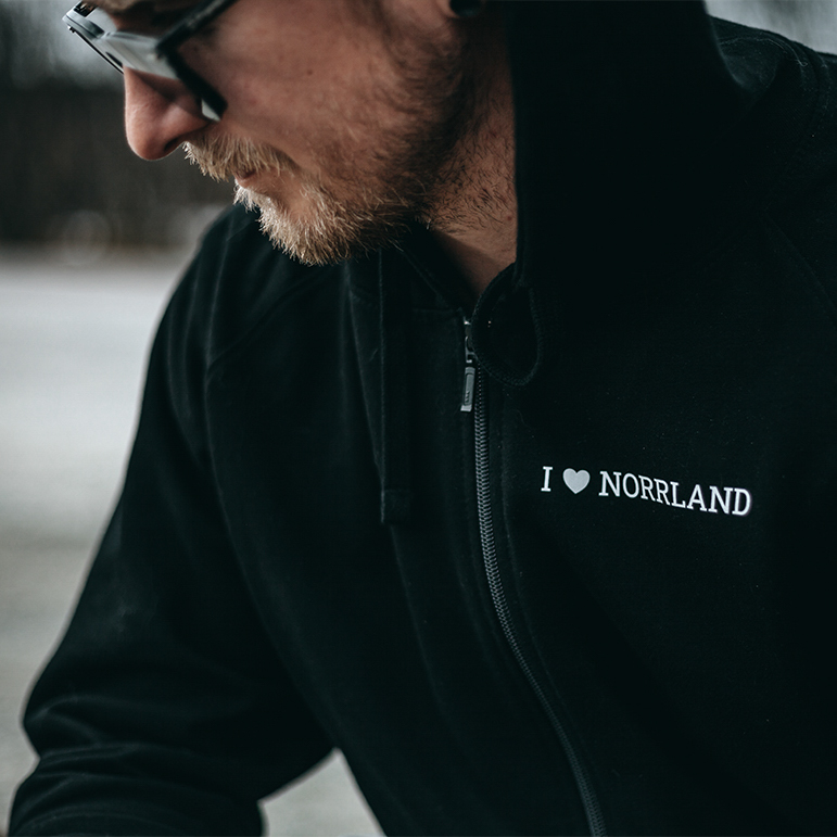 Närbild tryck bröst Ziphood Zingo