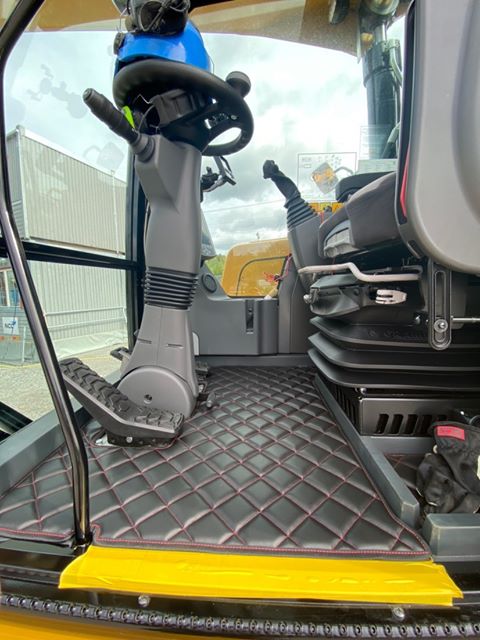 Floor mat  Cat M315F - M317F Diamond - 4