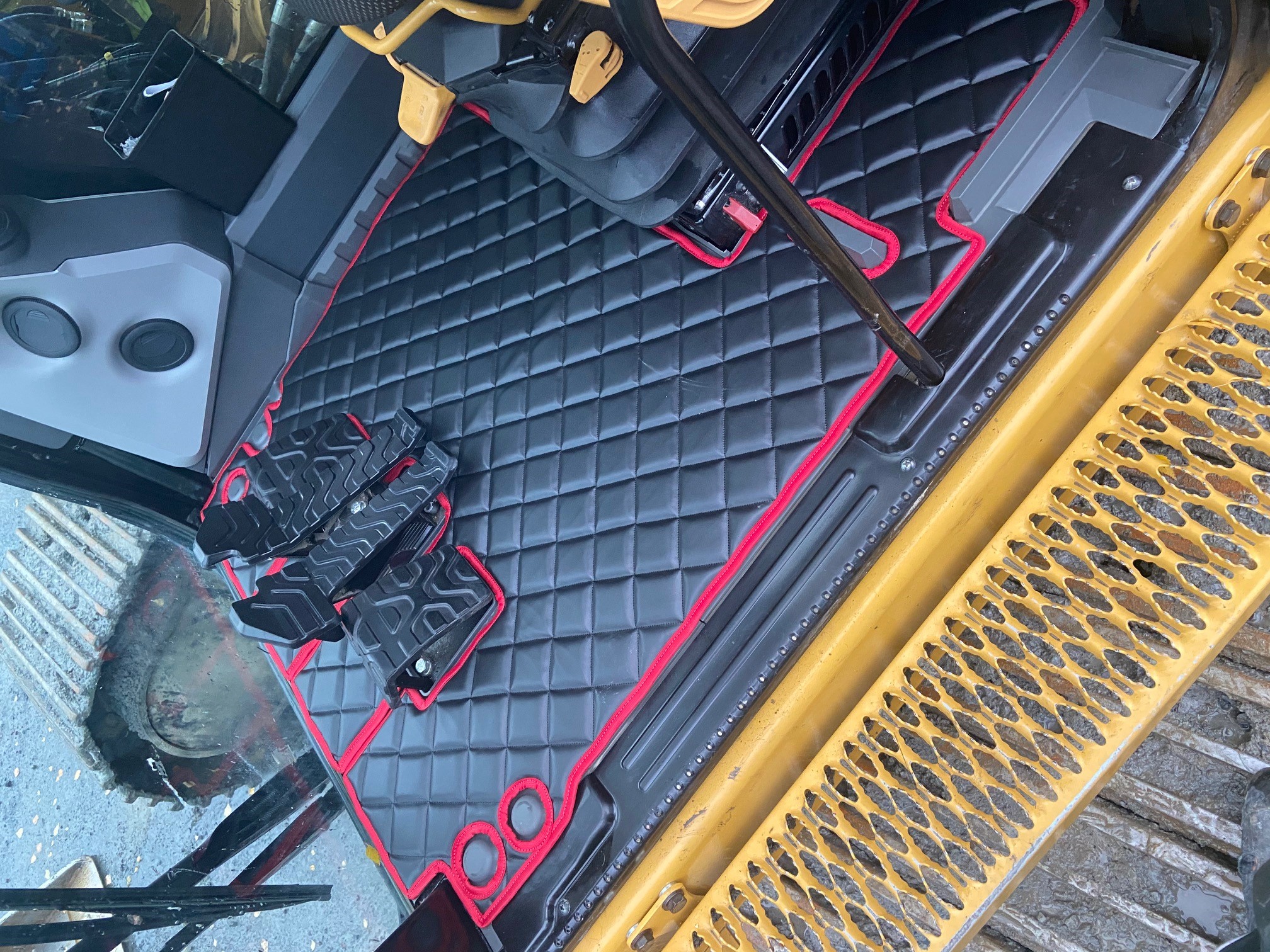 Floor mat Cat Next Generation 320-352 - Diamond - 3