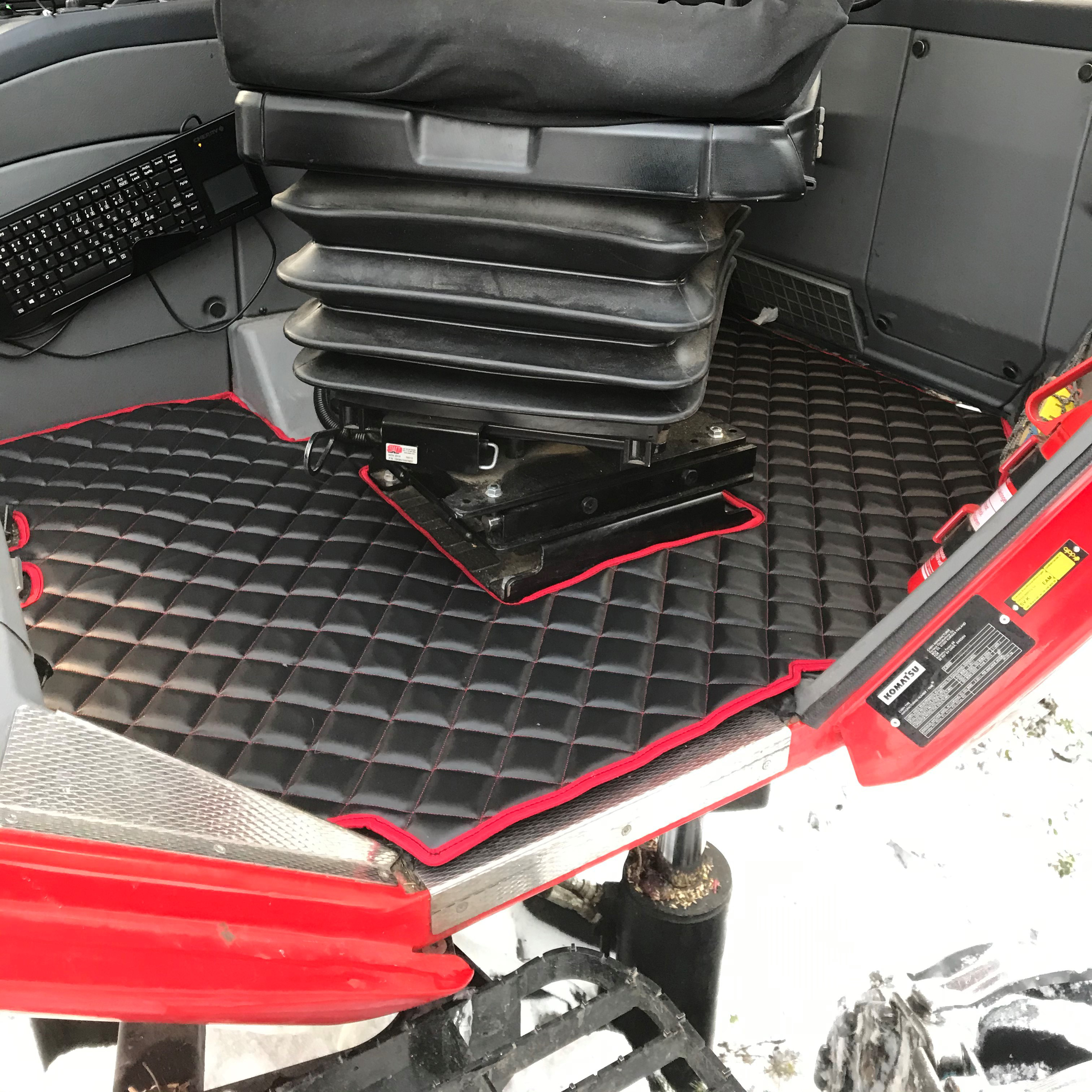 Floor mat Komatsu 901-951 2014-   - Diamond - 2