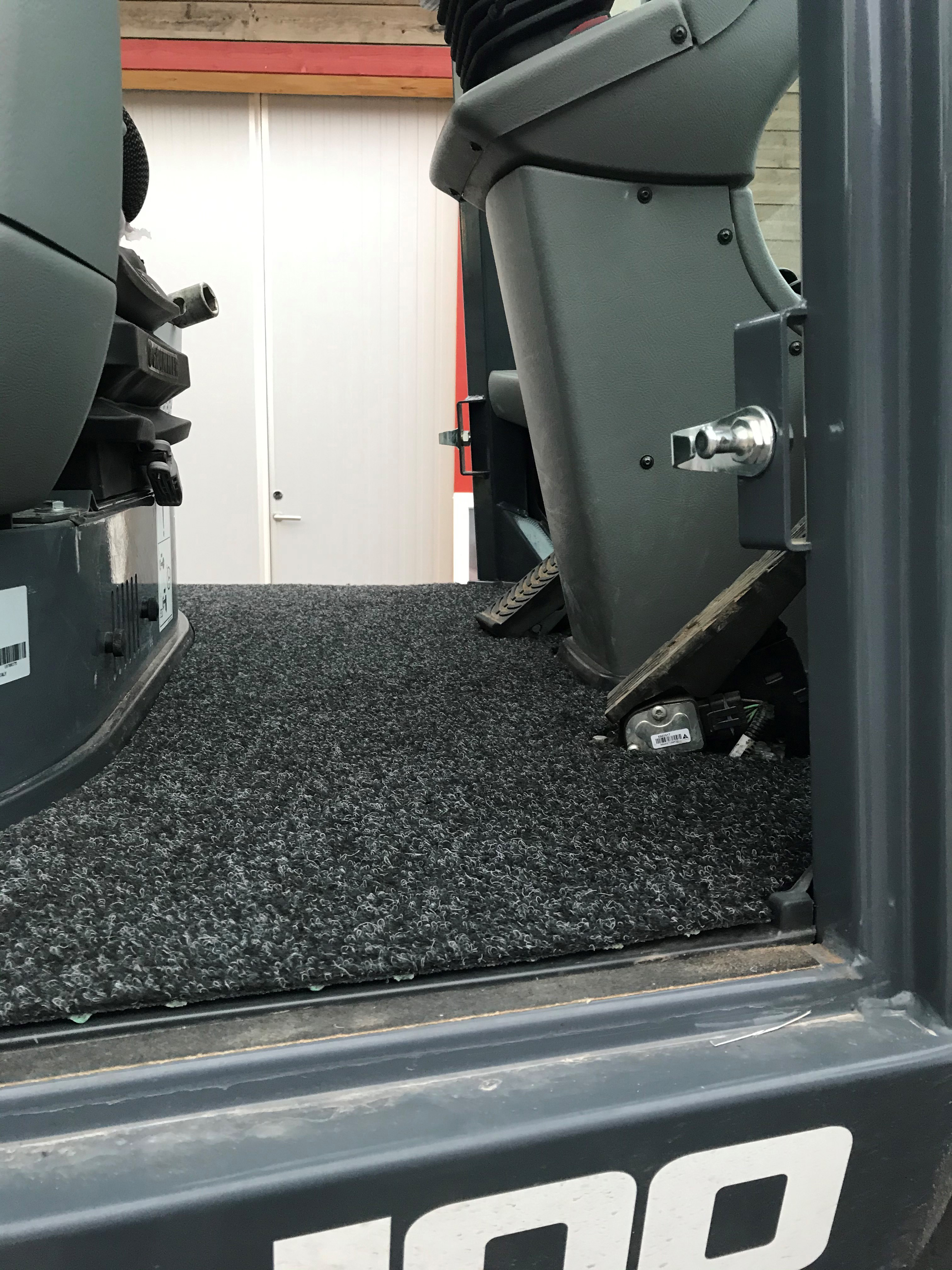 Floor mat Schaeff - Terex - Yanmar  - Basic - 5