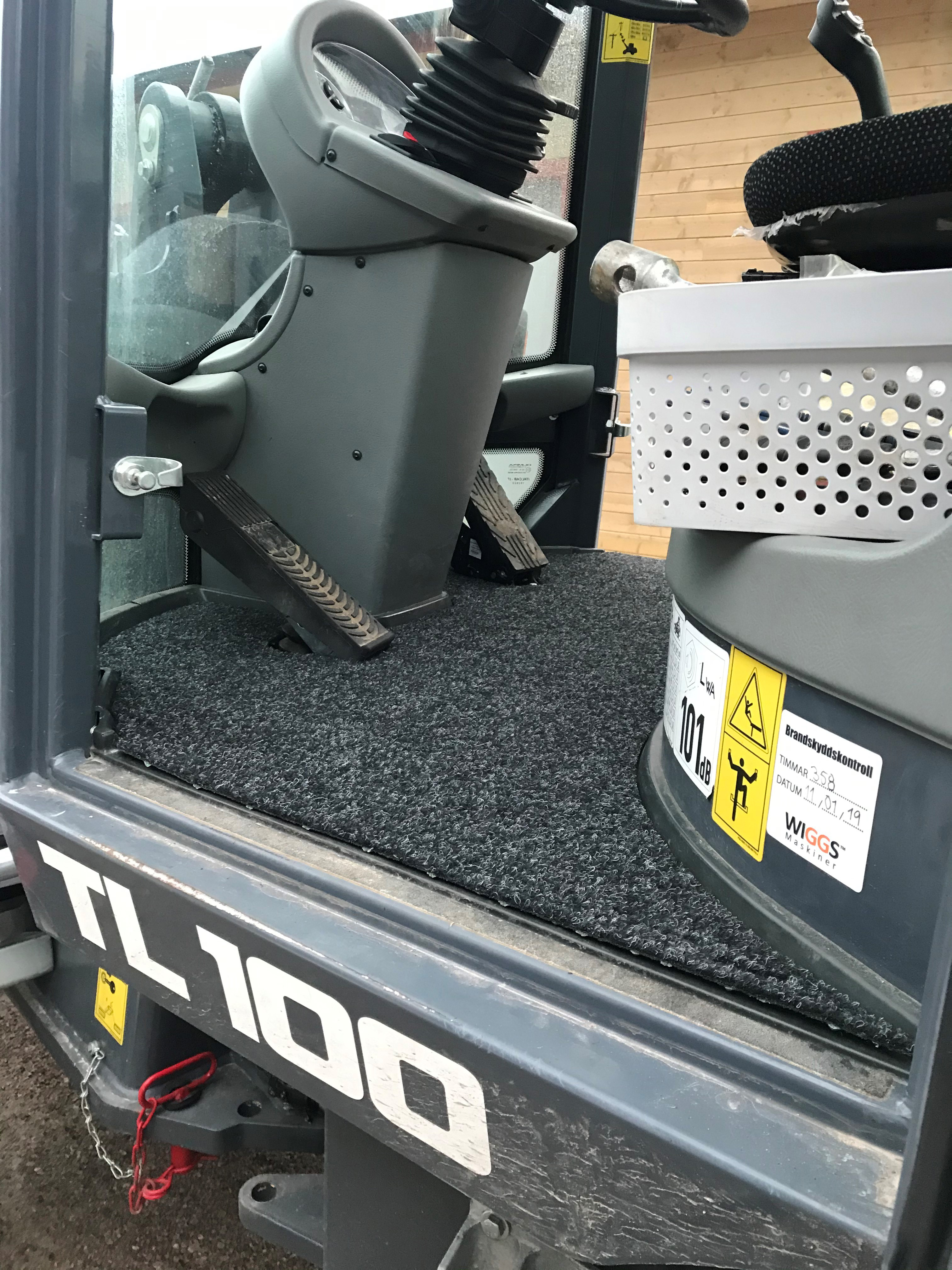 Floor mat Schaeff - Terex - Yanmar  - Basic - 7