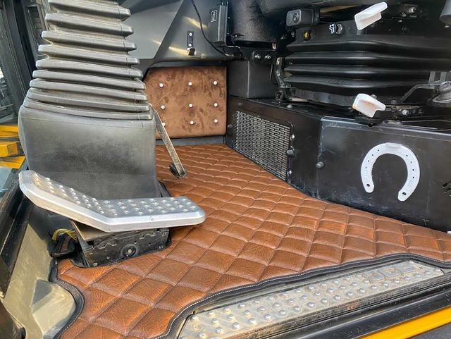 Floor mat JCB Hydradig 110W Diamond - 3