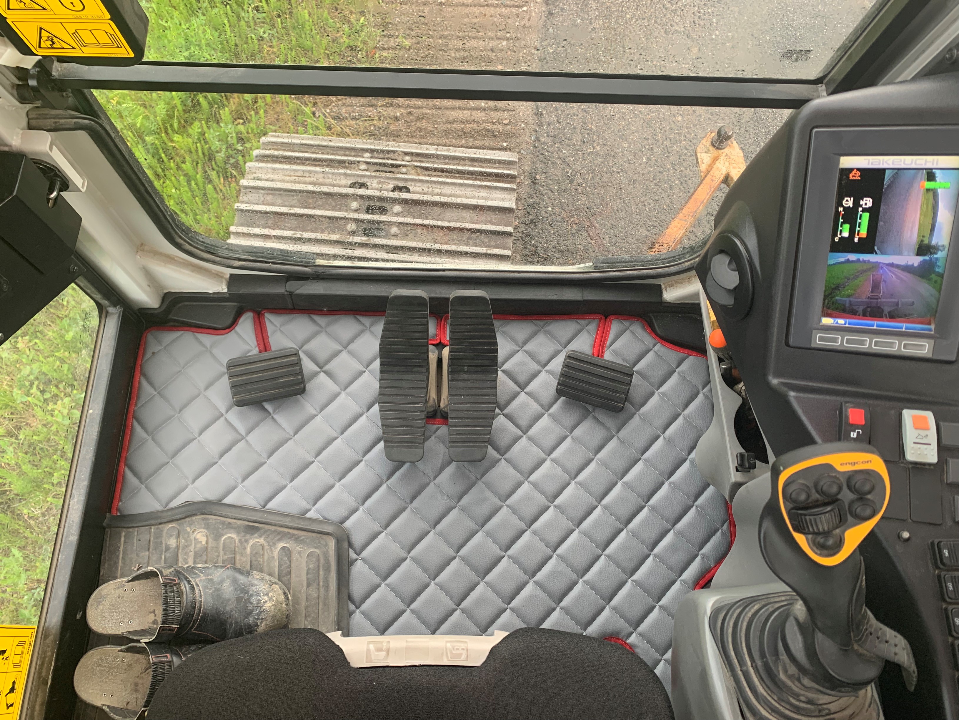 Golvmatta Takeuchi 2150R 2018 -- Diamant - 5