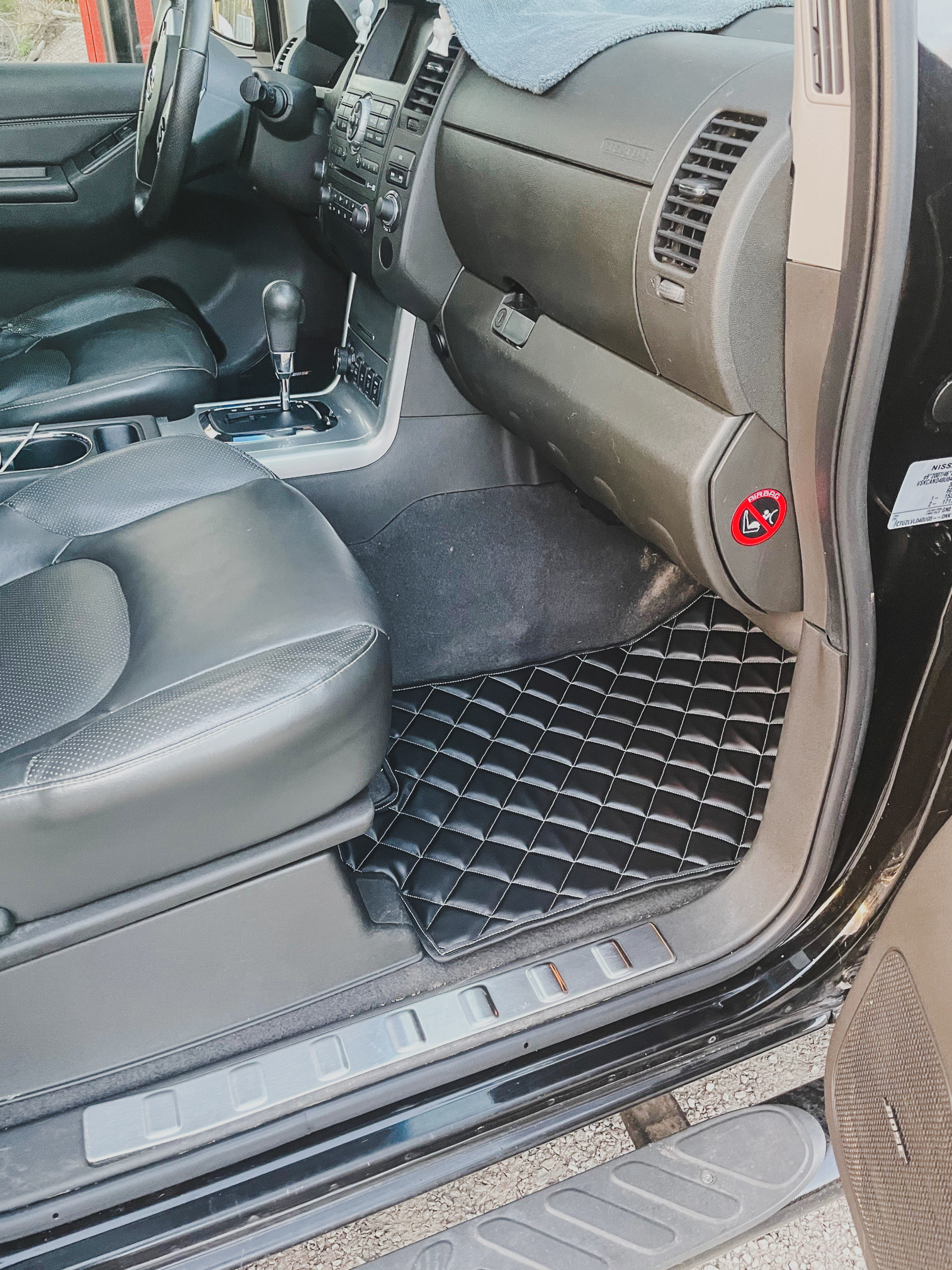 Mattset Nissan Navara D40 facelift 2010-2013 - Diamond - 7