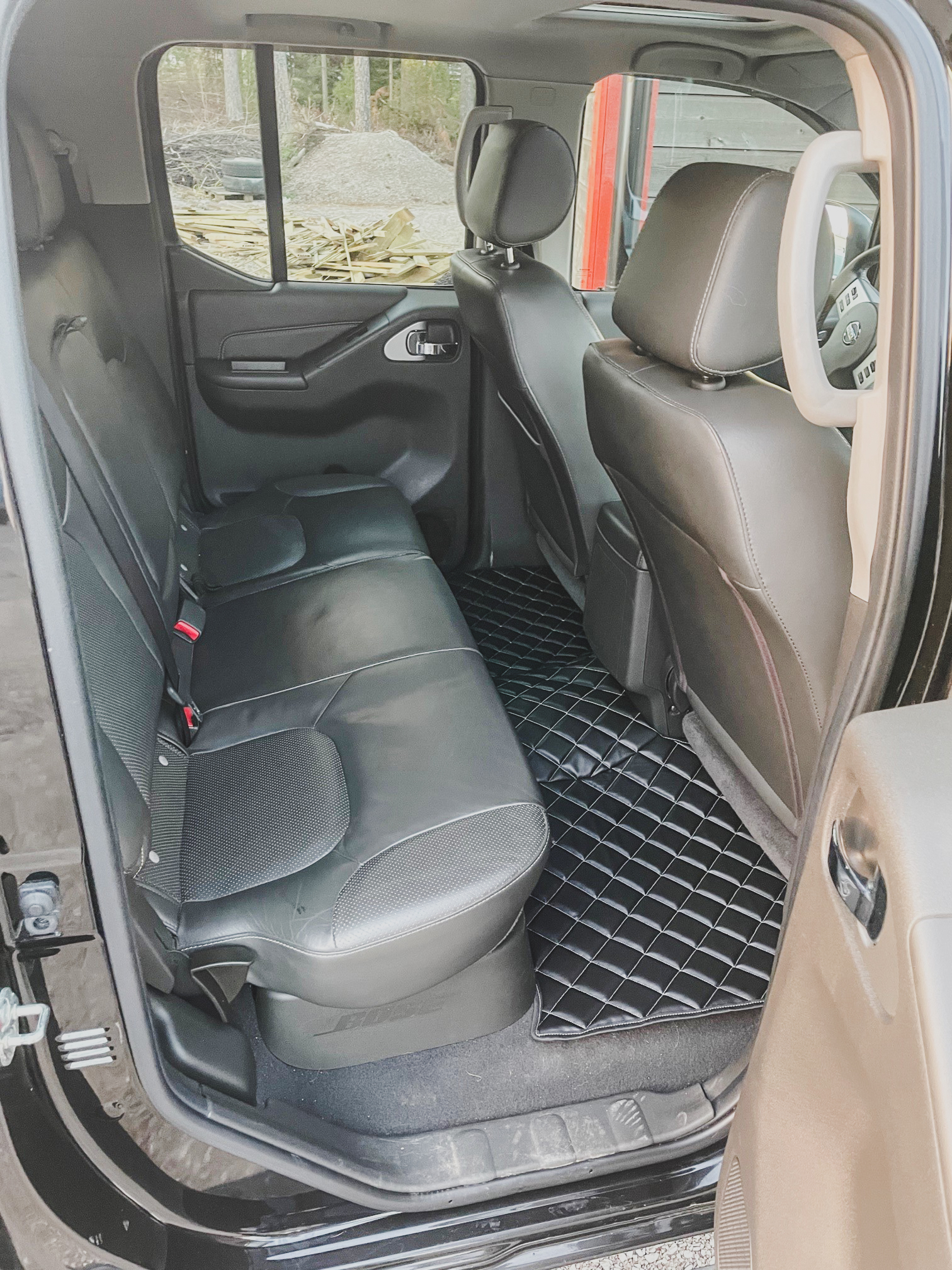 Mattset Nissan Navara D40 facelift 2010-2013 - Diamond - 6