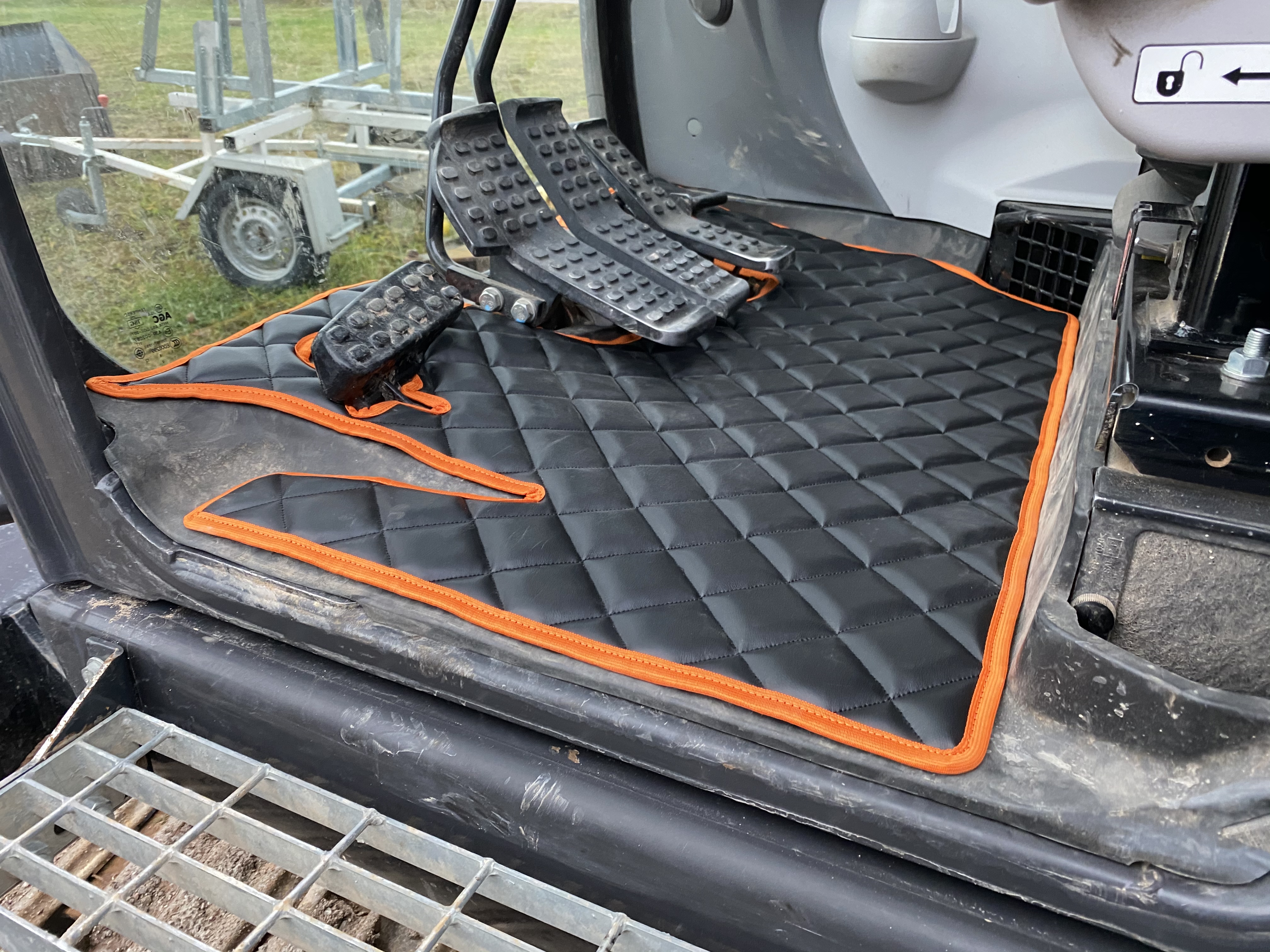 Floor mat John Deere 75 - 345G - Diamond - 3