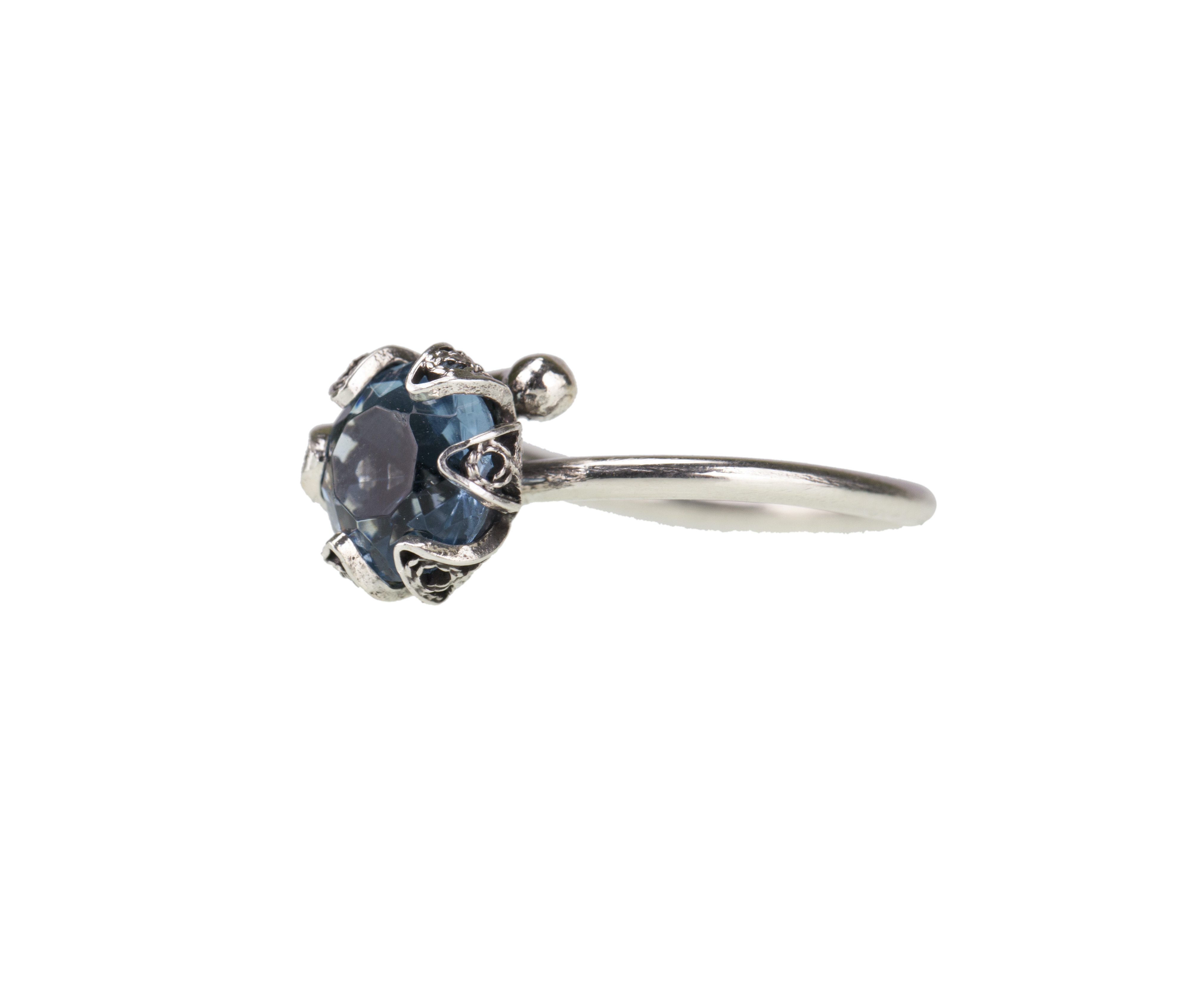 SMALL TULIP LEMURIA RING