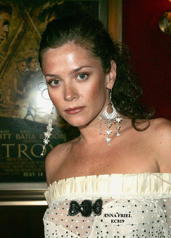 Anna Friel