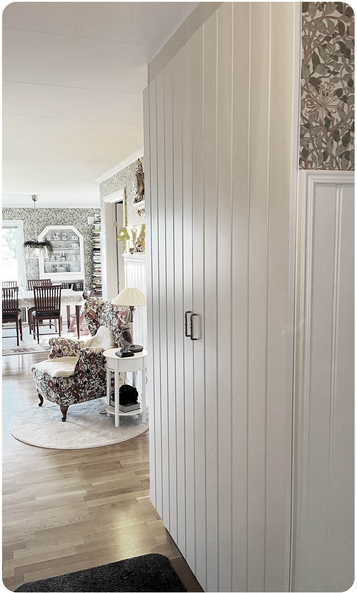 Garderobsdörr Pärlspår Lantlig stil Läs mer