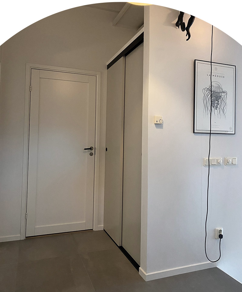 Skjutdörrar Garderob Slät ljusgrå