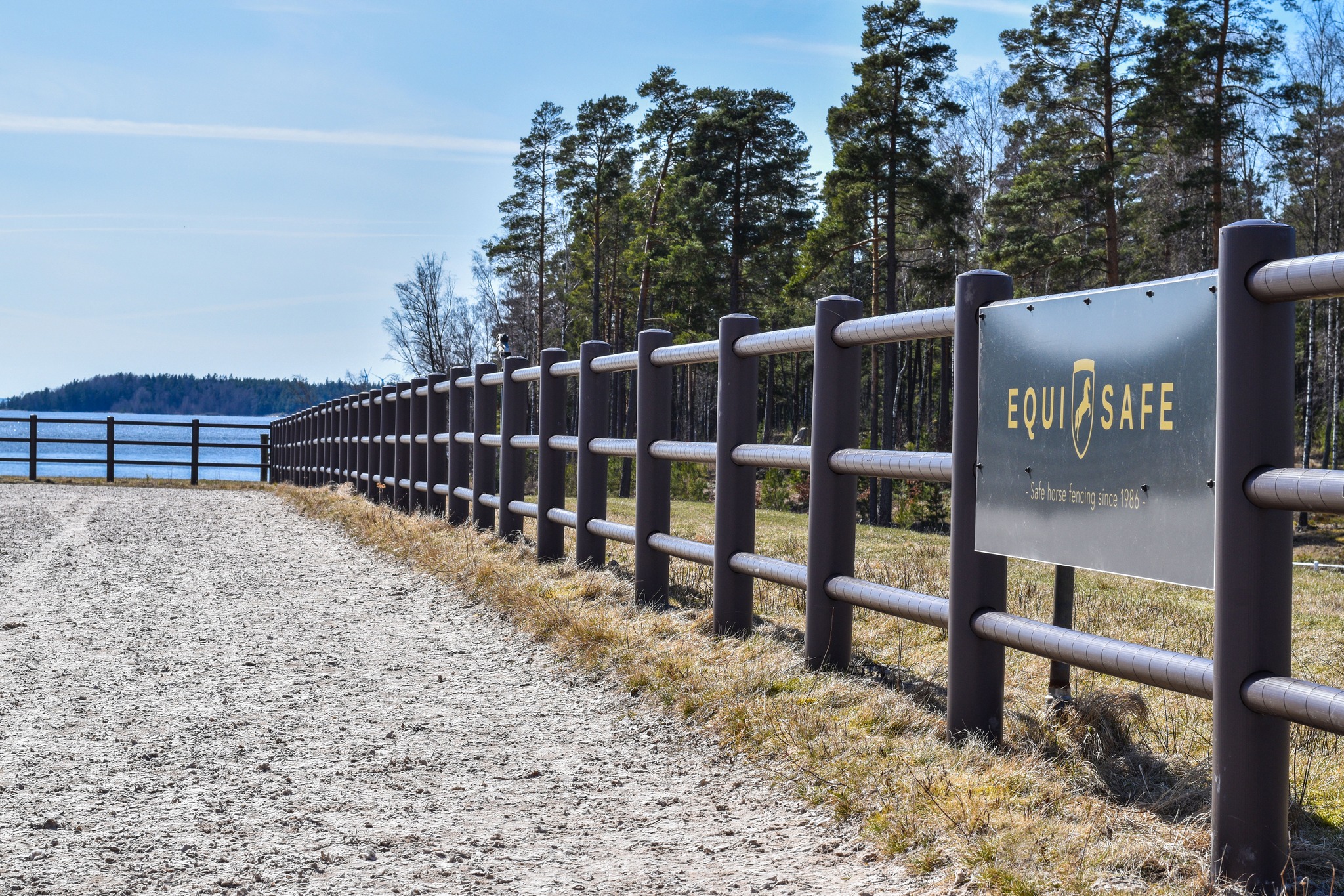   Häststaket för dig som prioriterar säkerhet, hållbarhet och ett snyggt resultat