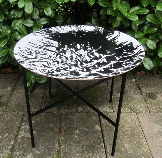 Tray table