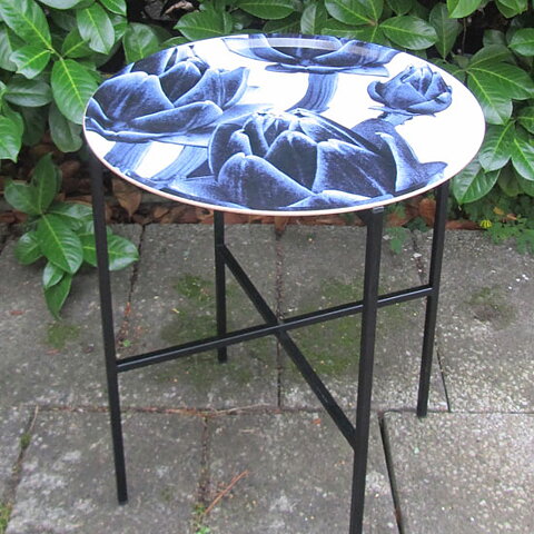 Tray table