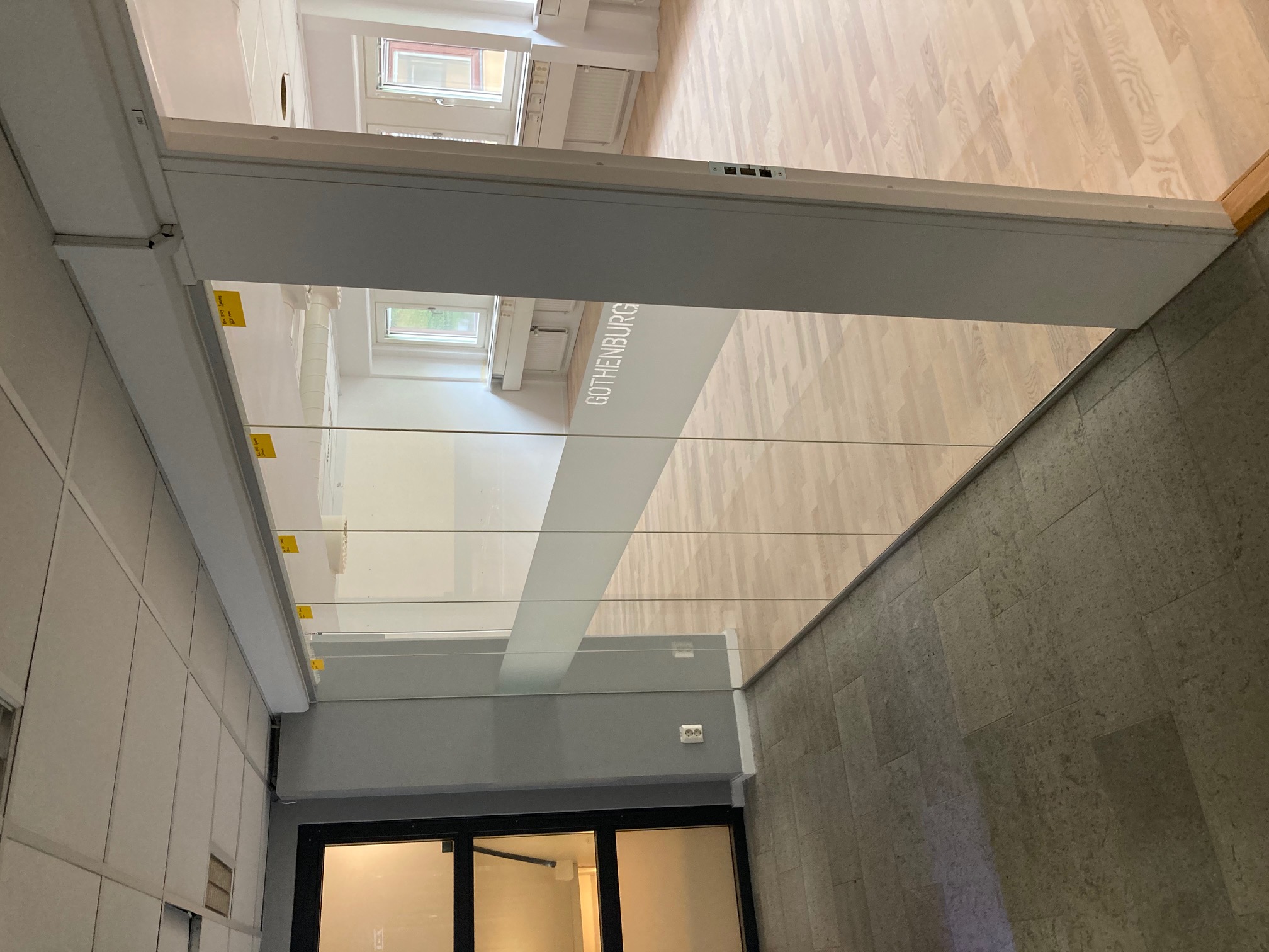 Glaspartier / Lamellglas 10,76mm (ca 300x229 cm)