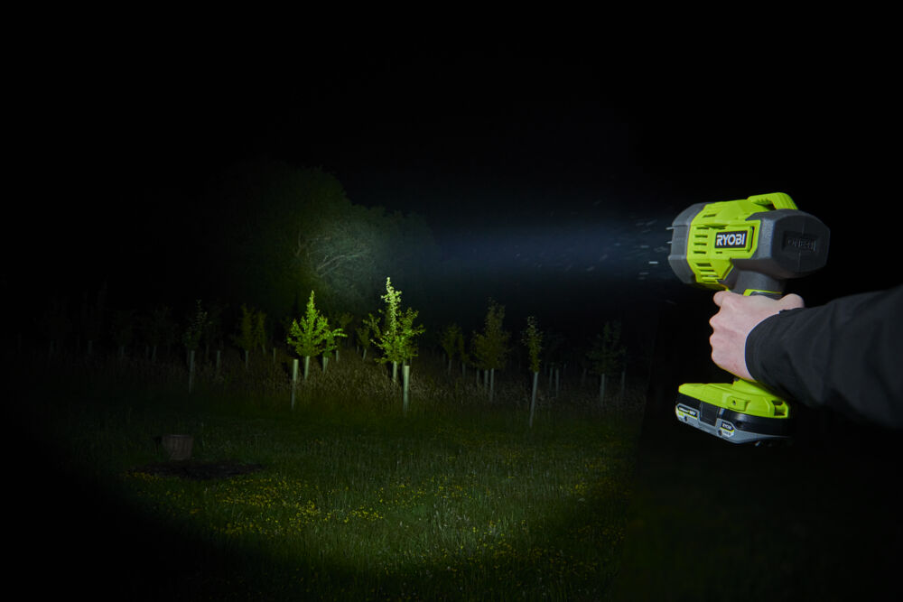Strålkastare Ryobi ONE+ 18V 3000 lm