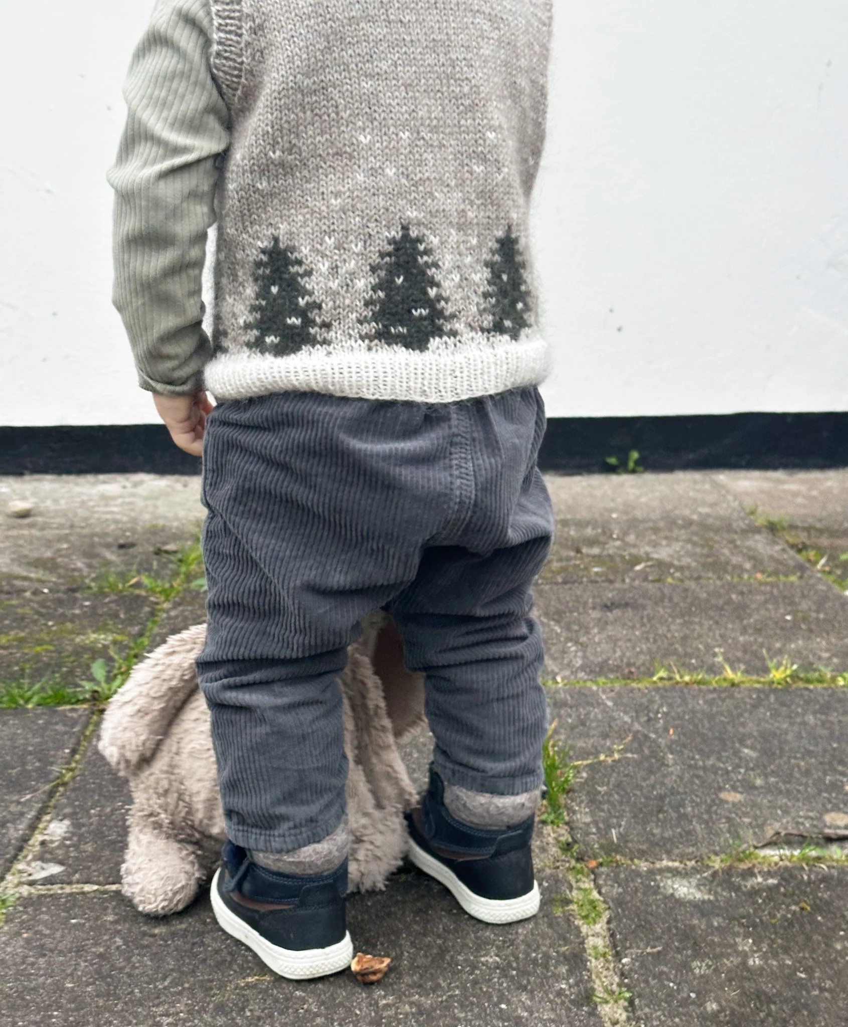 Yarnkit Snow Slipover | Knitting For Olive - 4