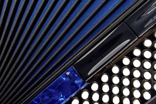 Hohner - Bravo III 72 Silent Key - 26