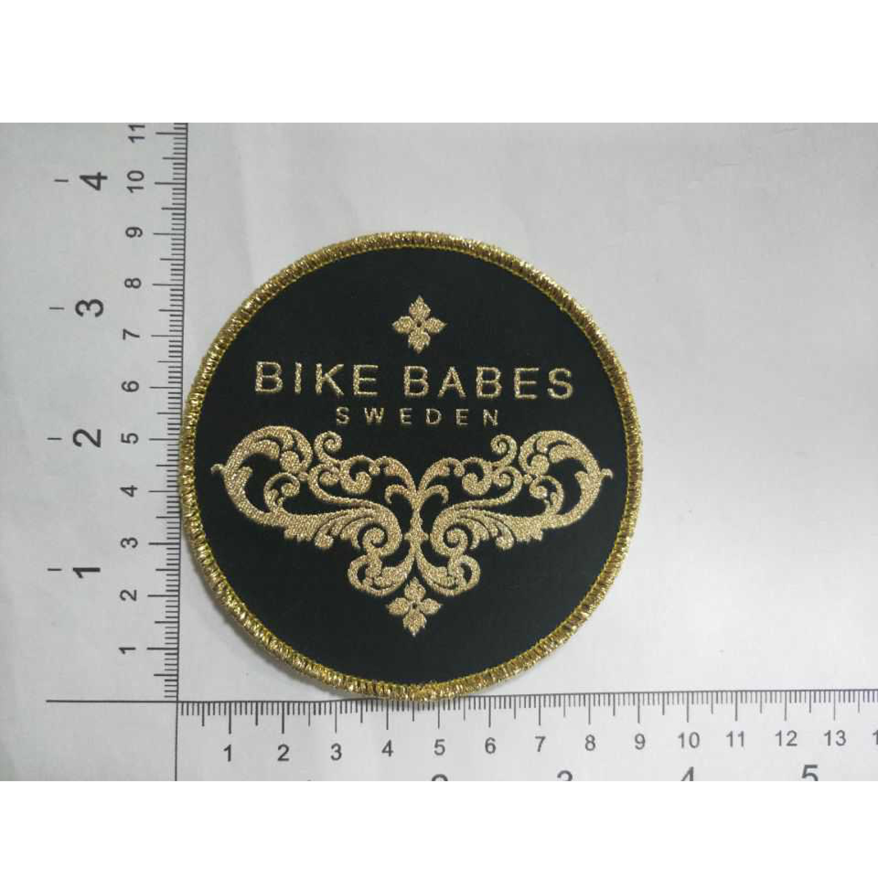 Broderat textilmärke 9x9cm - 2