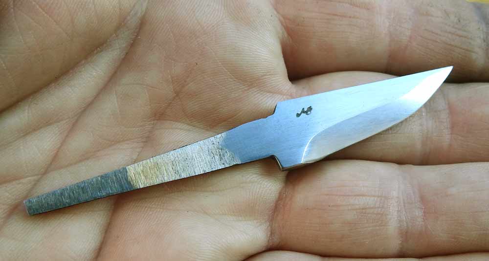 B3A small blade satin surface