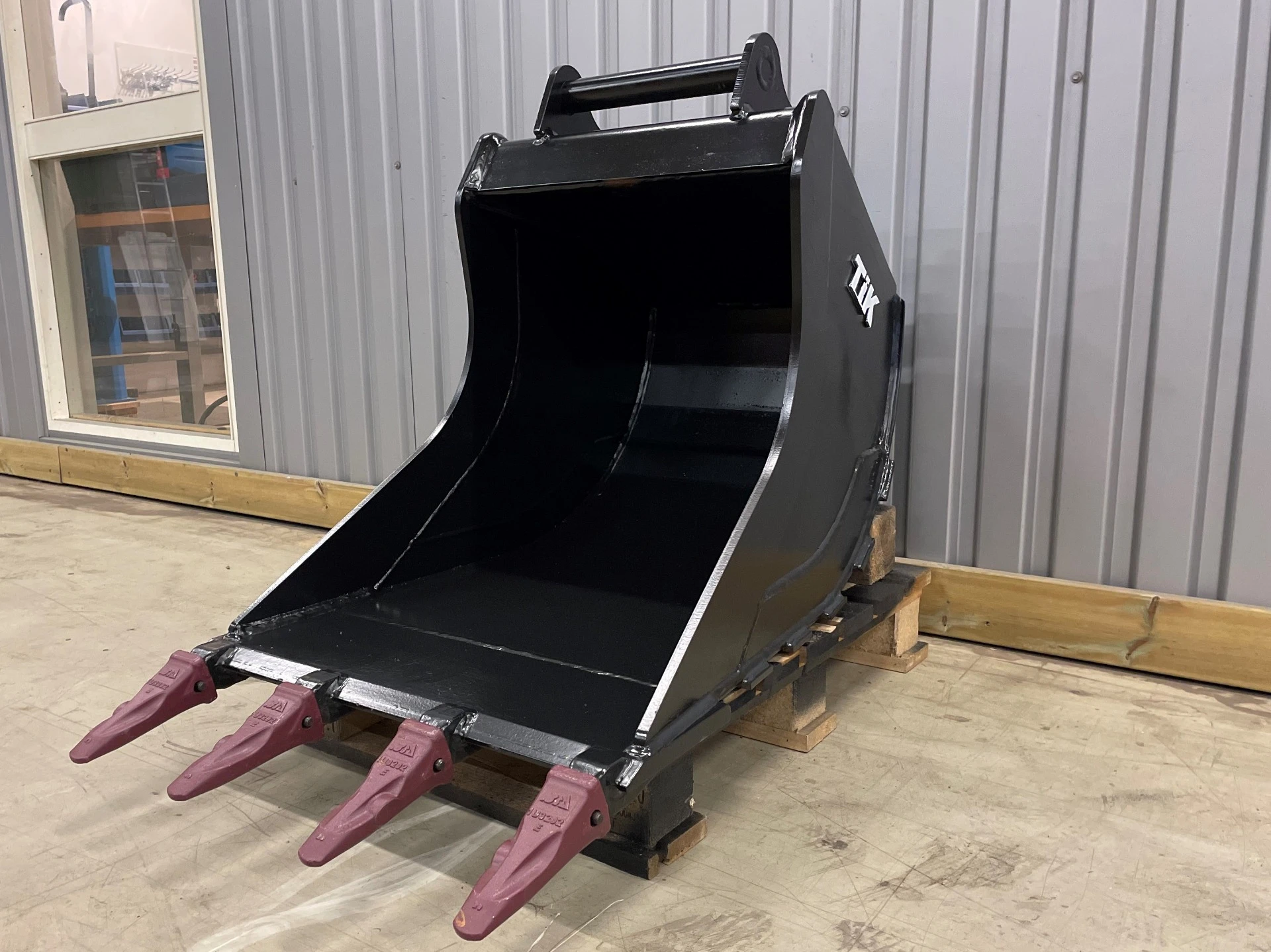 650 liter Grävskopa med tänder, bredd 70 cm. S60, S70, B20 - 2