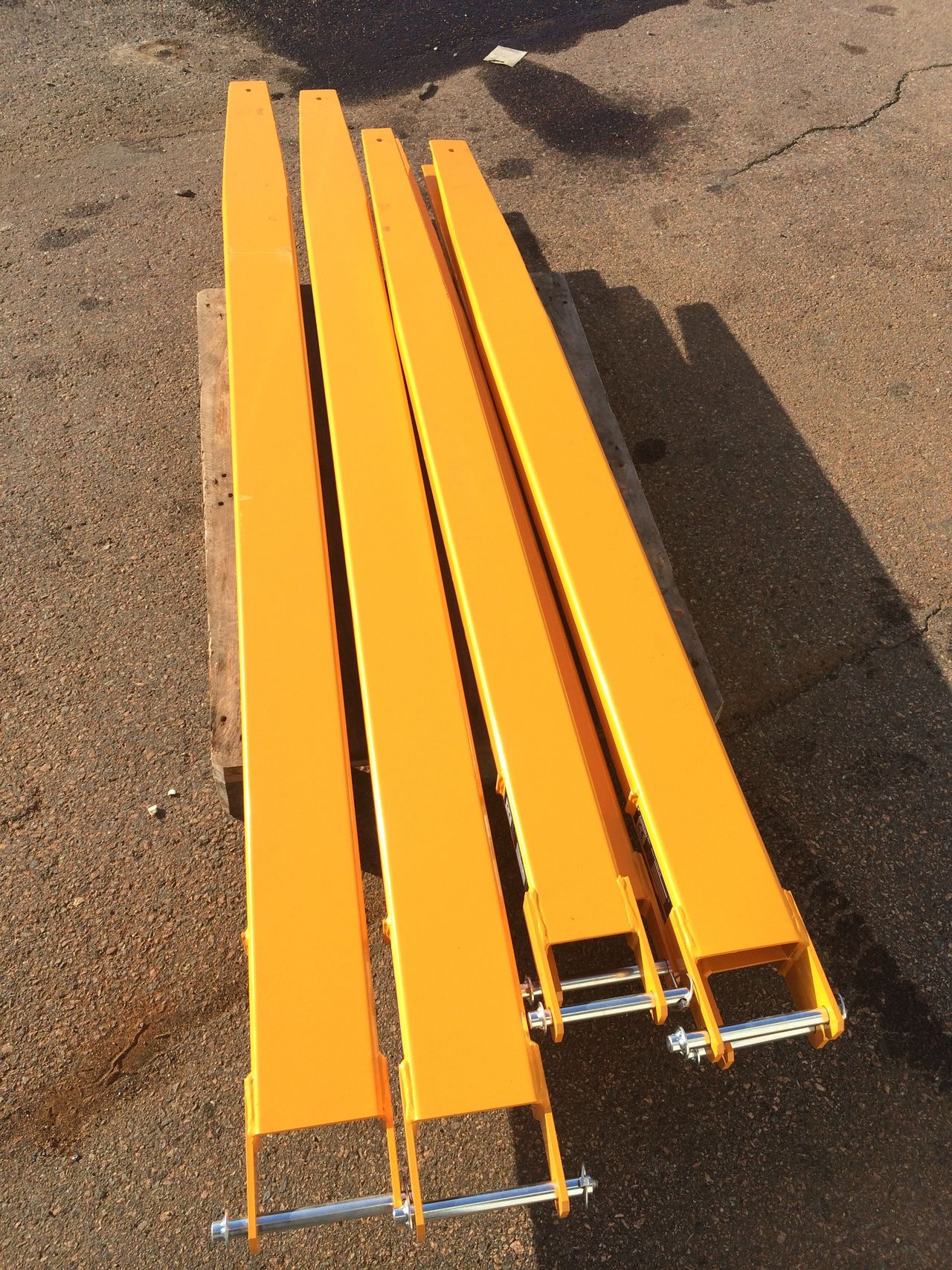Förlängningsgafflar 2,5 ton  1,8 meter. Passar 100x40mm gaffelben