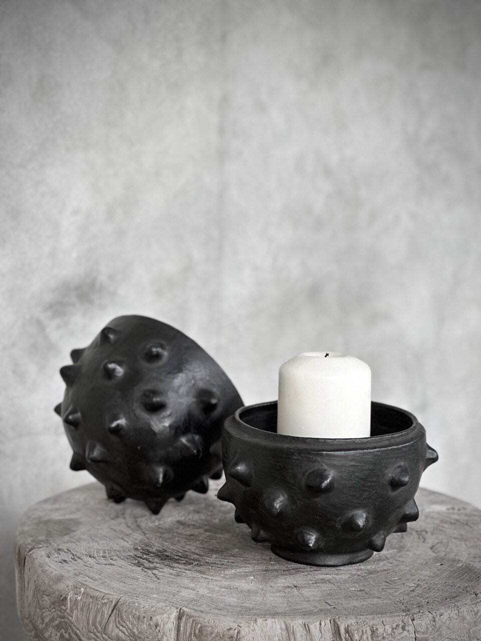 KAJU round box with dots, black antique  - 4