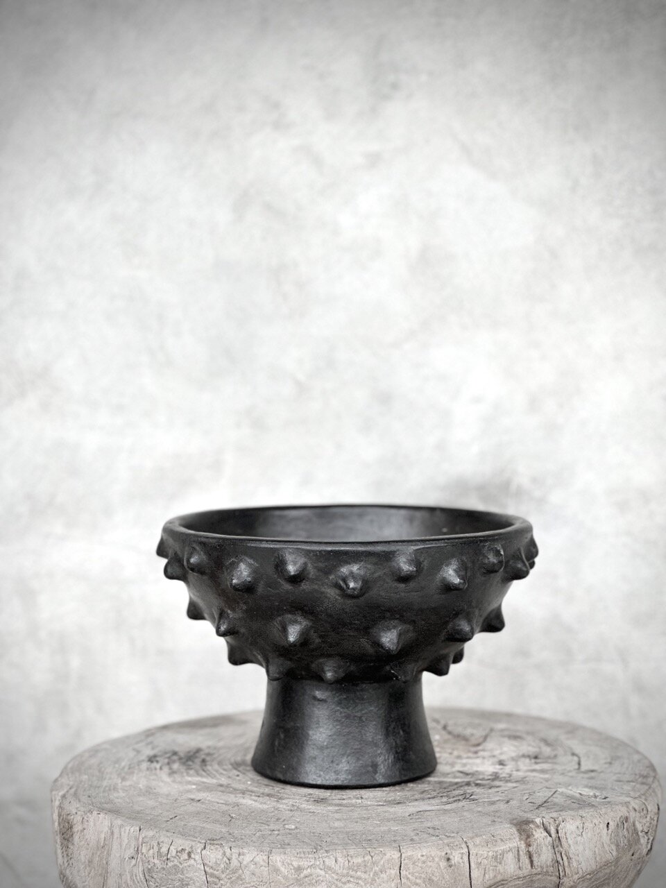 NAHA round bowl, black antique