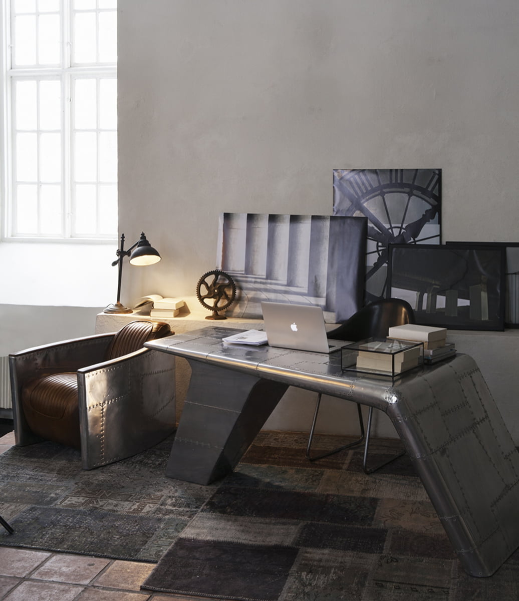 Valkyrie Aviator desk - 2